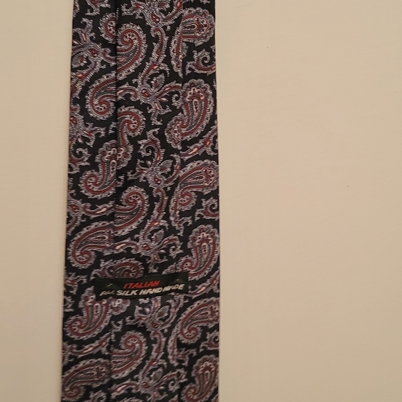 Source Unknown Man's Italian Silk  Paisley Tie - Black, Tan & Red. - Picture 4 of 8